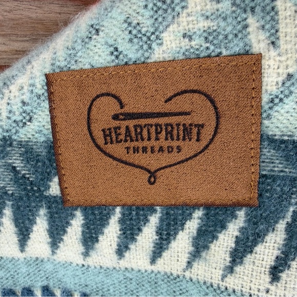 MOUNTAIN LION HEARTPRINT Threads BABY BLANKET 30” x 40” blue orange